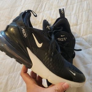 Nike Air 270 size 8 like new!